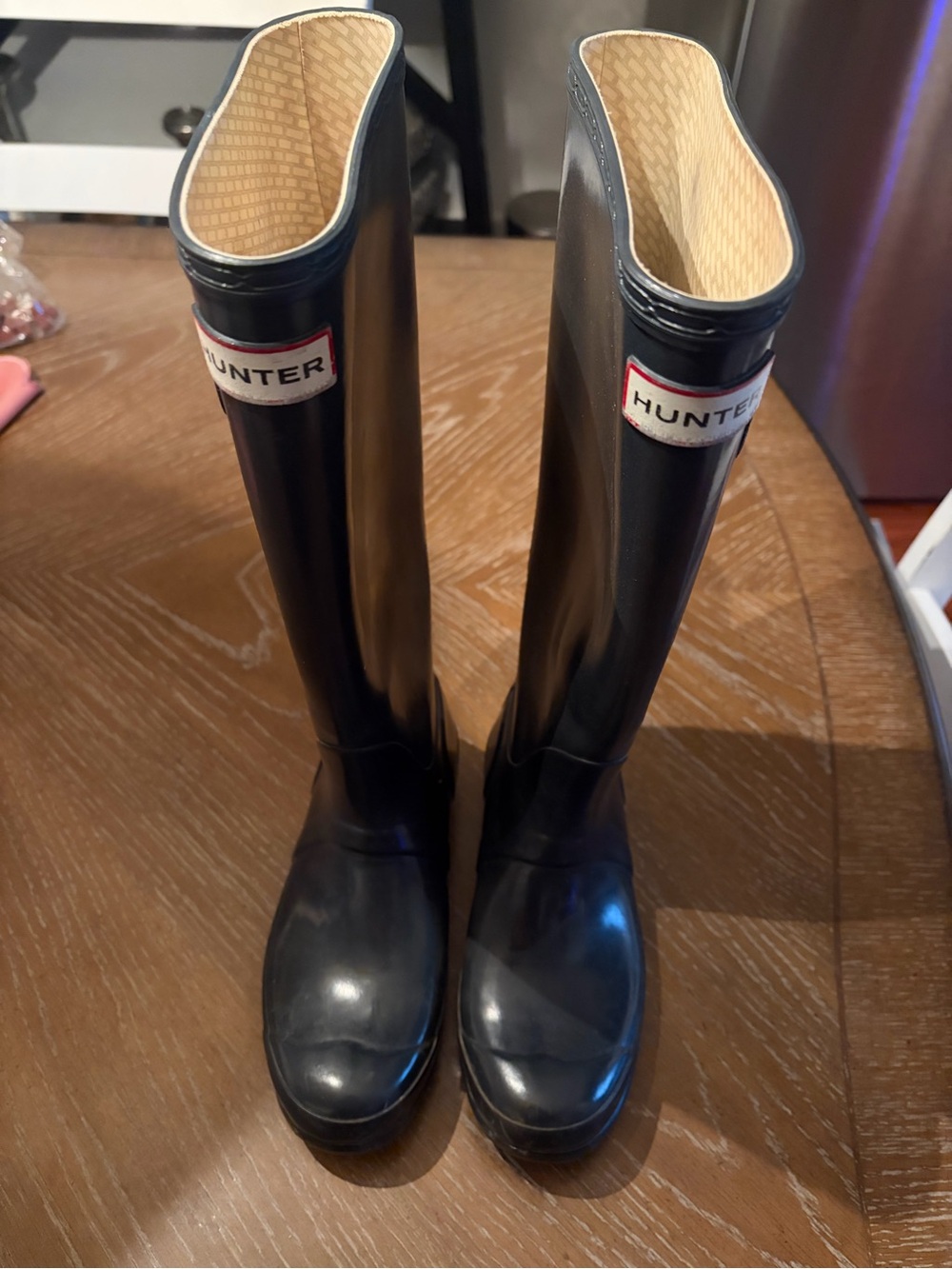 Hunter Gloss Tall Rain Boots in Black with Tan Liner
